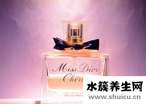 香水為什么要噴在手腕