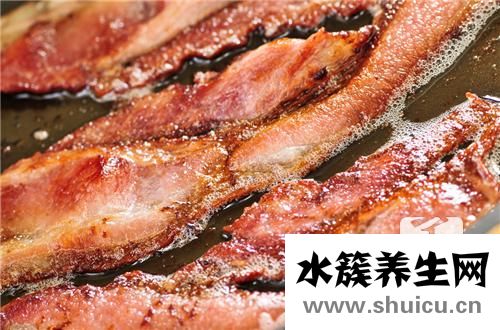 耳朵內長痘