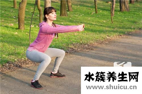 靠墻蹲
