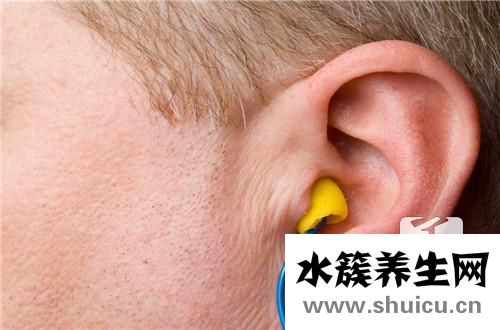 油耳屎一定有狐臭嗎