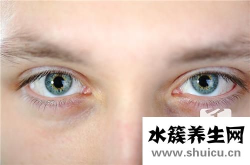 鼻翼長痘的原因