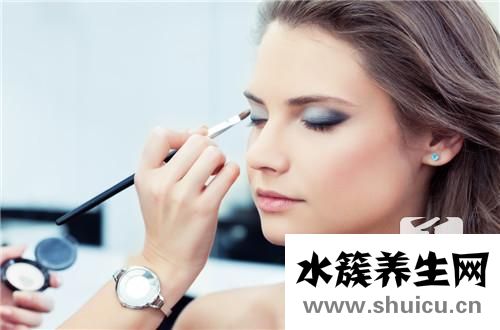如何畫彩妝
