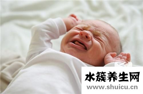 新生兒吃奶后打嗝