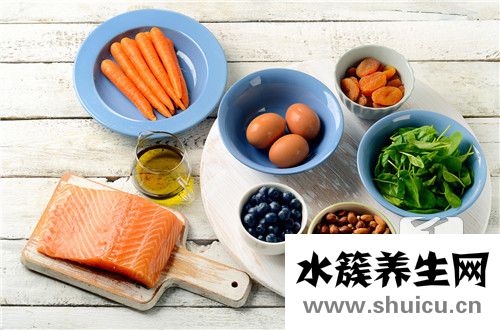 塑料餐具
