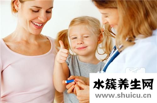 嬰兒吃手