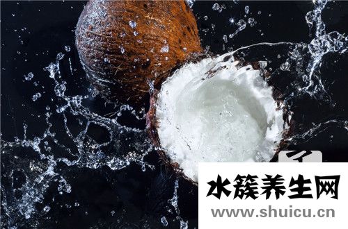 椰肉怎么取出來