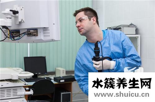 大便拉出油脂圖片