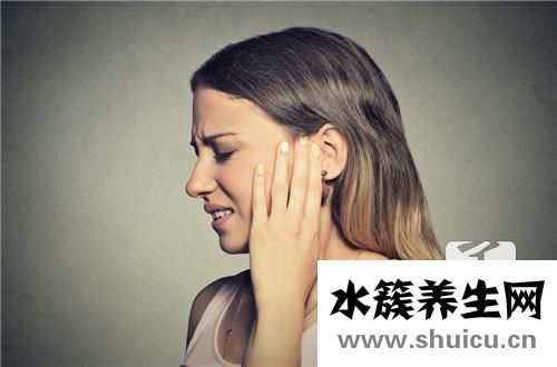 耳洞腫了
