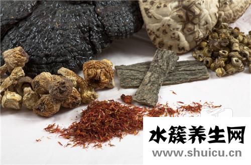 手腳長水泡