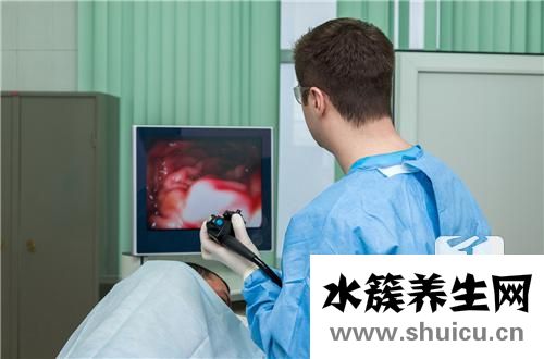 胃左邊疼