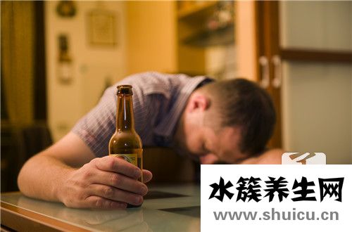 喝酒嘔吐