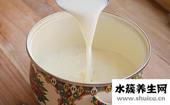 牛奶泡腳