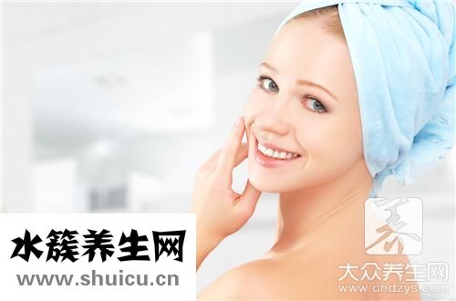 兩頰泛紅