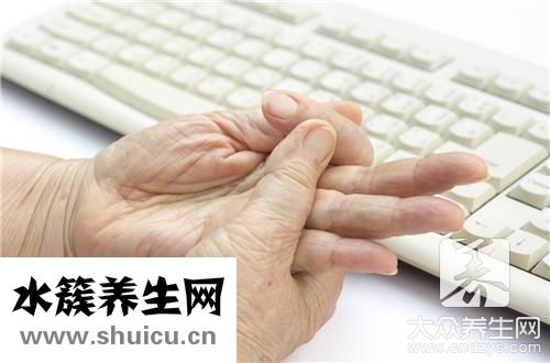 睡覺手麻