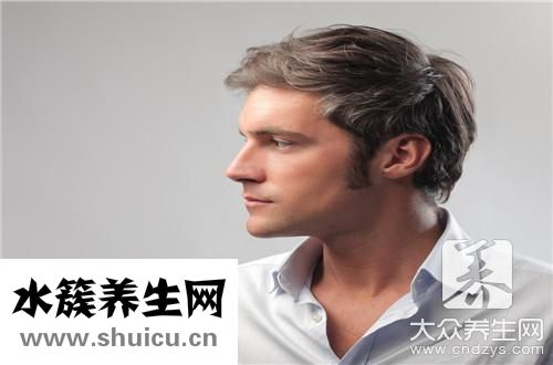 下巴長白色小顆粒