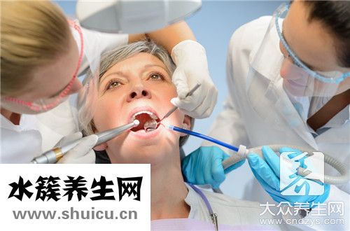 黑三角牙齒