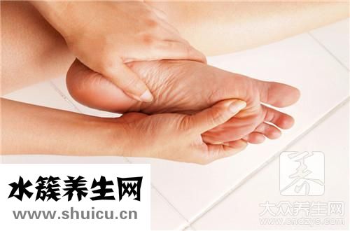 崴腳了