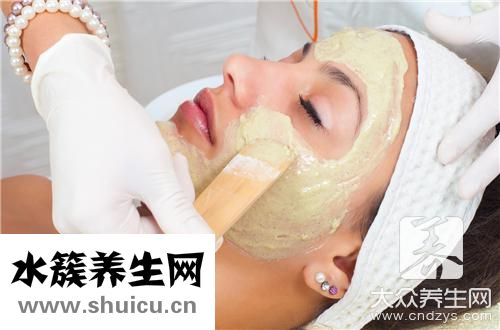 臉上長肉疙瘩