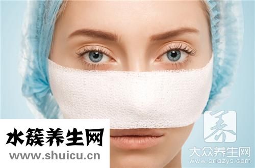 臉上長肉疙瘩