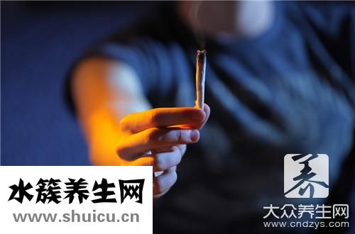 抽煙干嘔