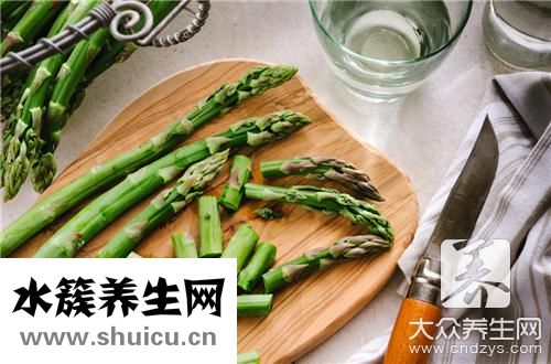 蘆筍炒蘑菇