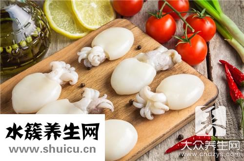 魷魚炒什么好
