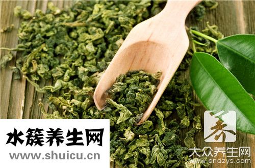 學生喝茶提神醒腦