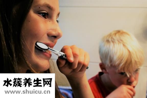 鑲牙多少錢