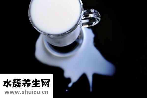 新生兒喂奶粉