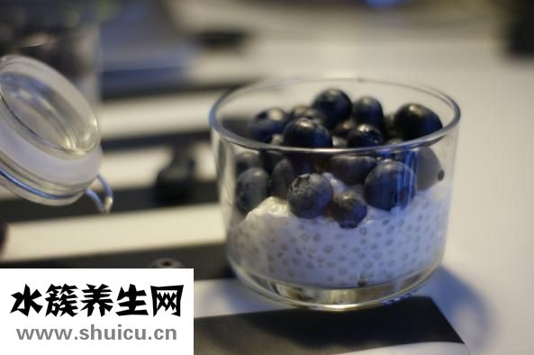 一個足一個皮
