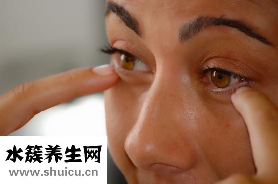 上瞼凹陷填充術