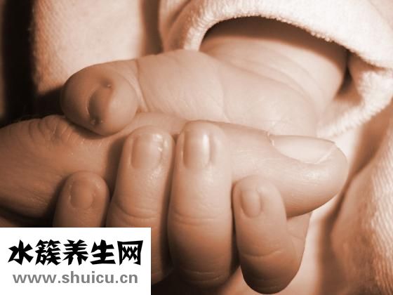 嬰兒打噴嚏