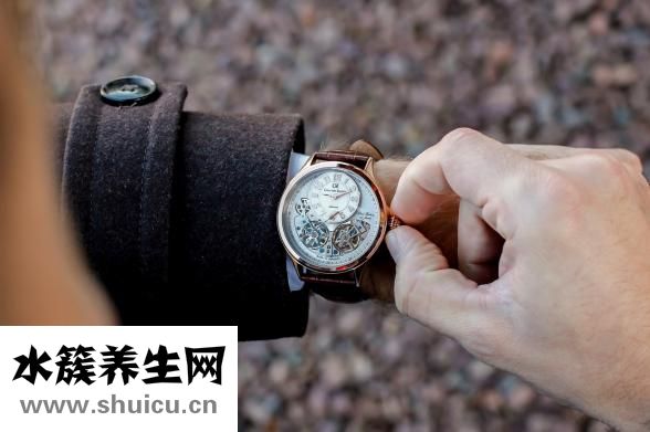 手腕骨頭突出