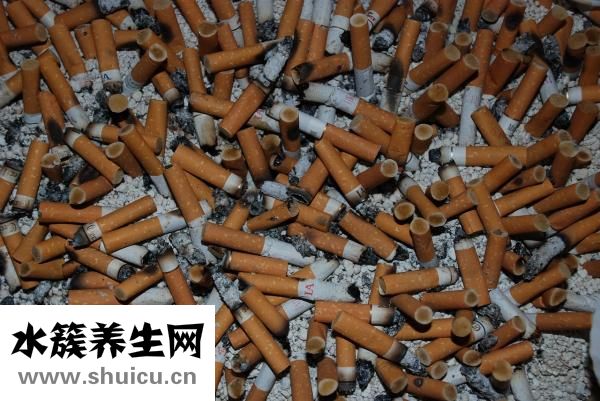 雙肺磨玻璃結節