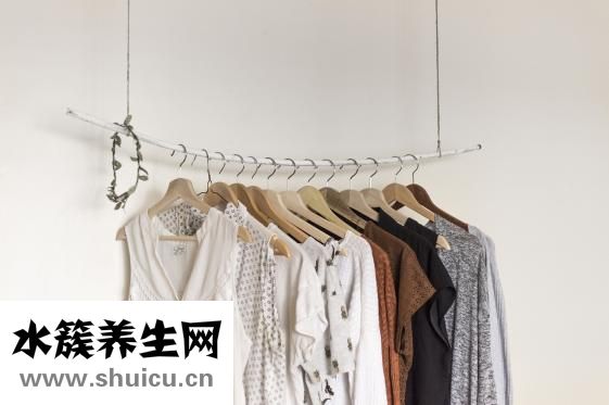 衣服發黃怎么辦