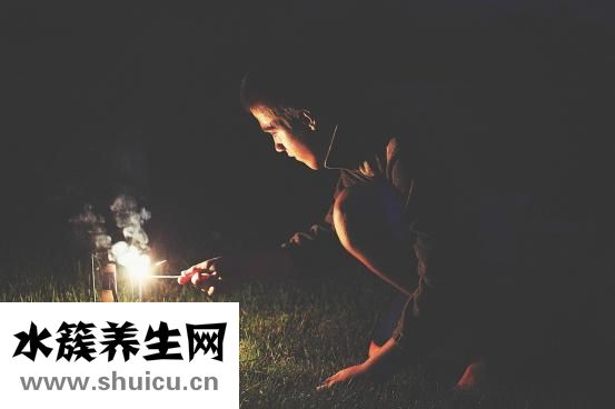 胸口骨頭疼