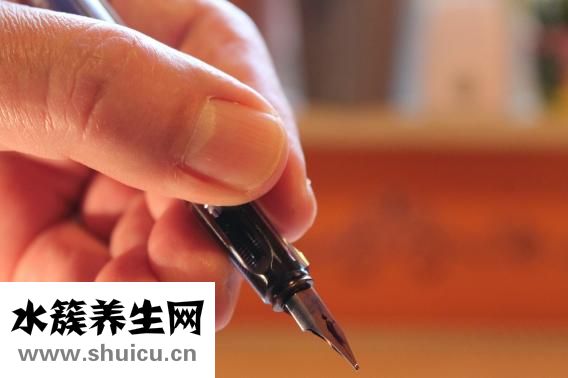 手指麻木咋辦