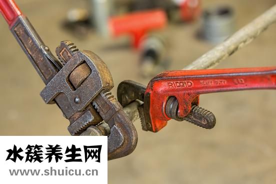 胸外按壓部位