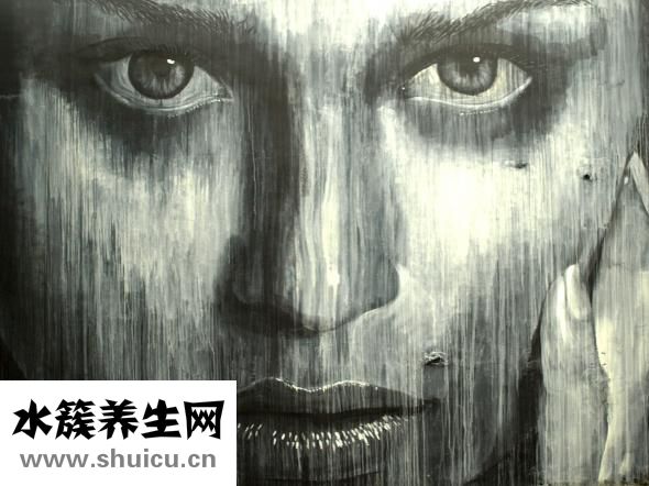 牙齒里取出活蟲圖片
