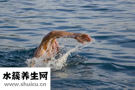 胎寶寶打嗝