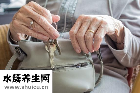 老年人便秘
