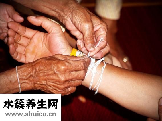 老年人血壓低