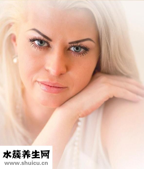 假睫毛怎么貼