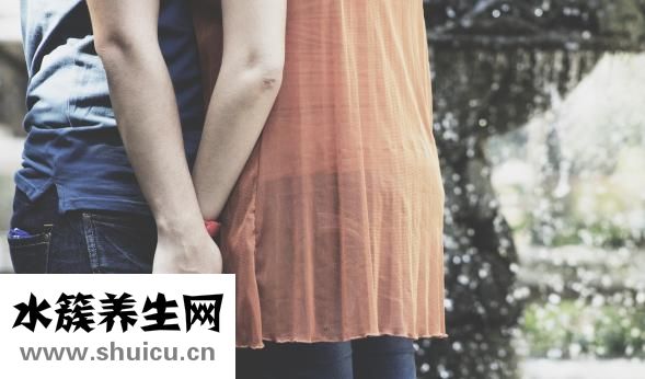 假睫毛怎么貼