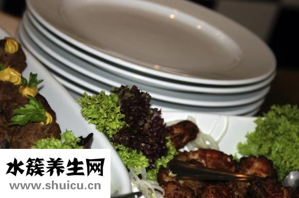 舌苔發黃是怎么回事