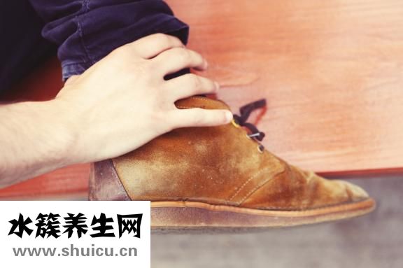 扭傷腳怎么辦