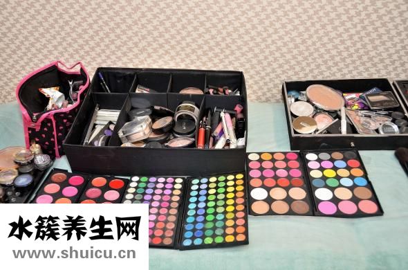如何化眼妝