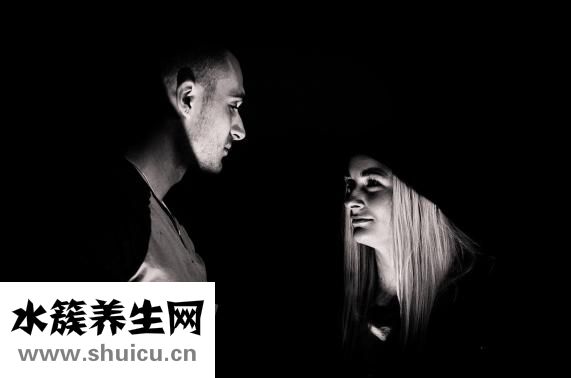 舉重怎么聯系