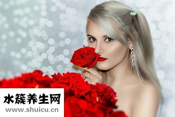 頭發怎么油