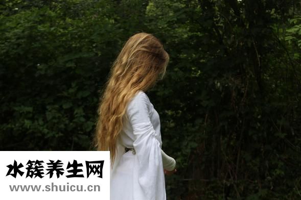 頭發怎么油